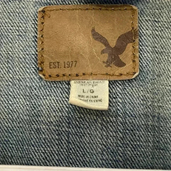 AMERICAN Eagle Distressed Jean  Jacket​​​ - Picture 2 of 5